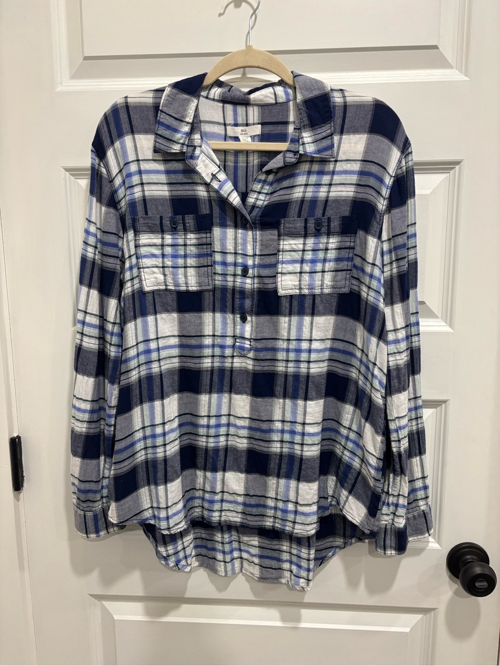 b new york Navy, White & Light Blue Plaid Button-Up Shirt